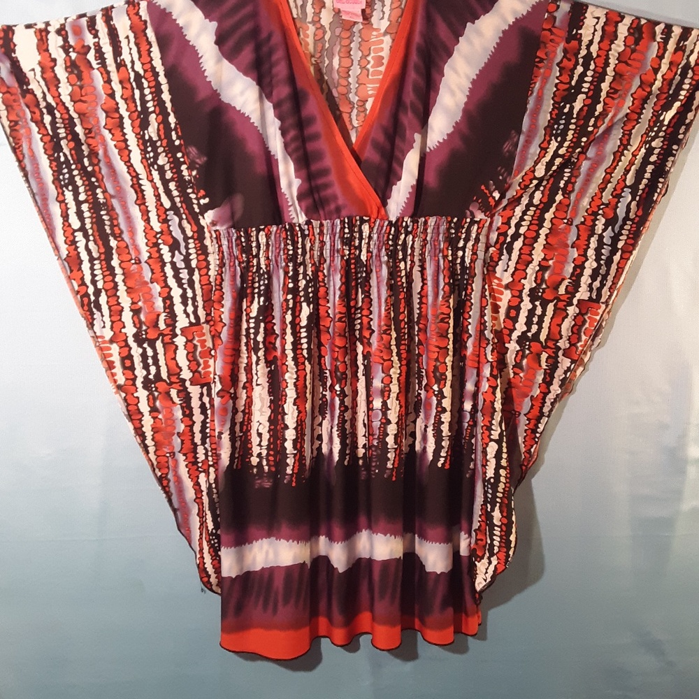 Multicolor Pull Over Top - Picture 3 of 3
